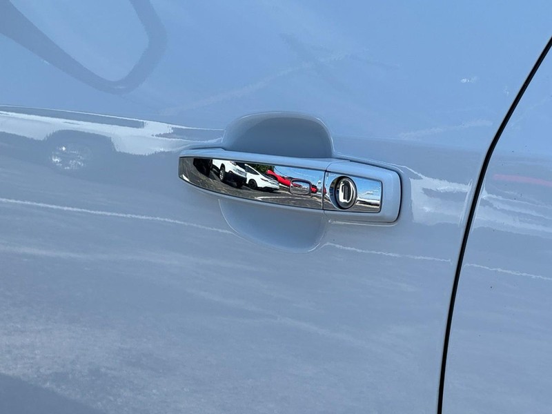 Chevrolet Trax Vehicle Image 11