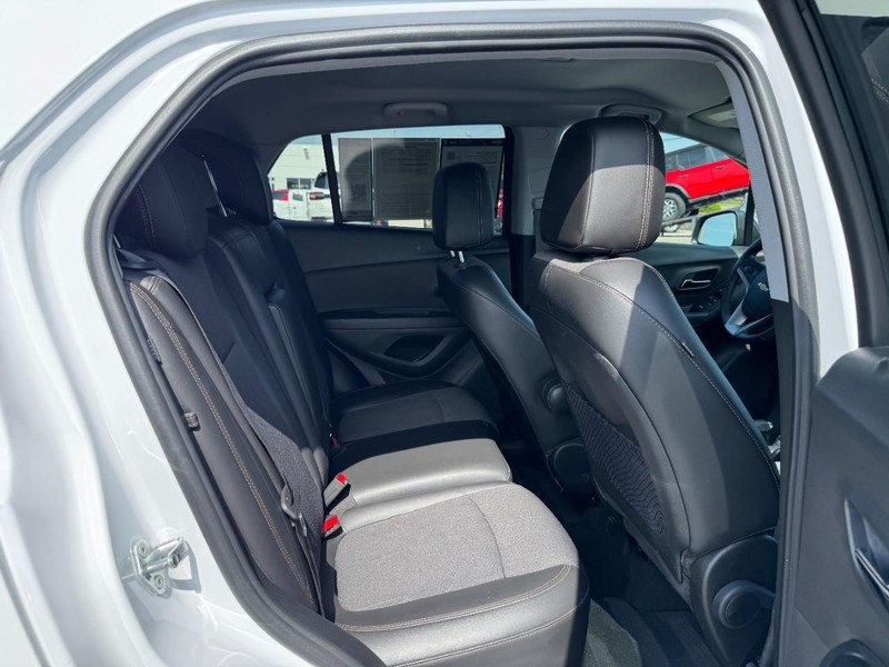 Chevrolet Trax Vehicle Image 16