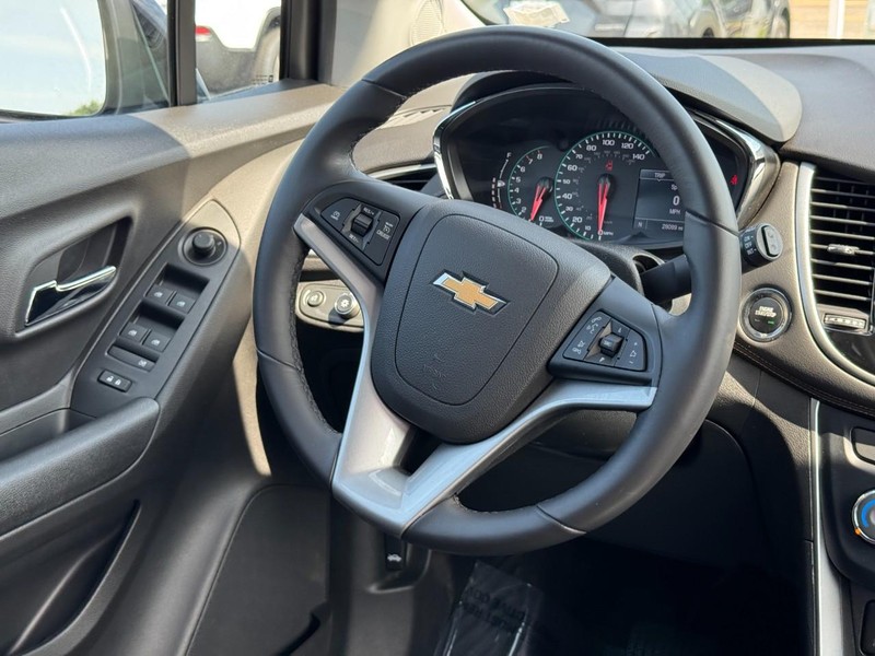 Chevrolet Trax Vehicle Image 18
