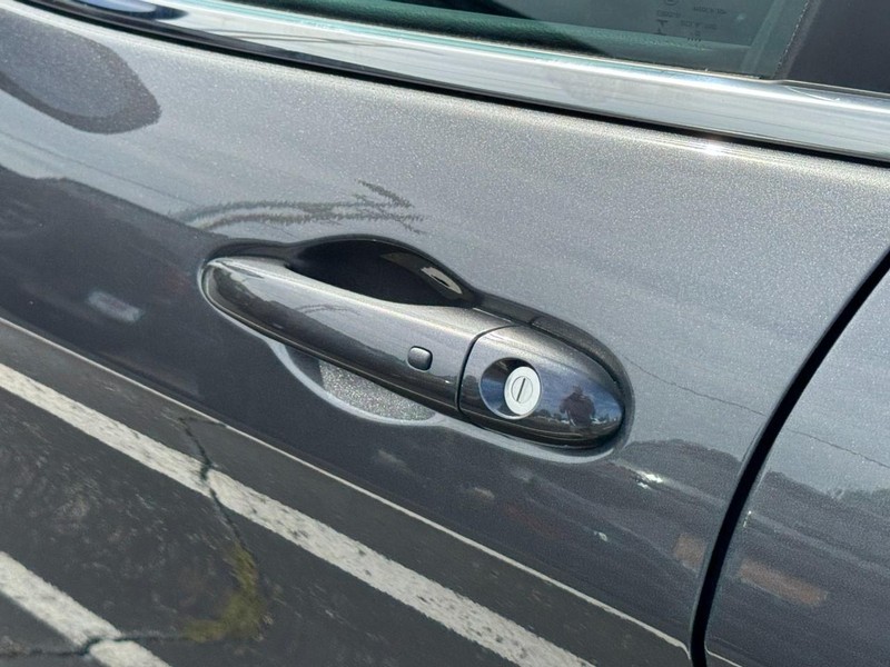 Jeep Cherokee Vehicle Image 13