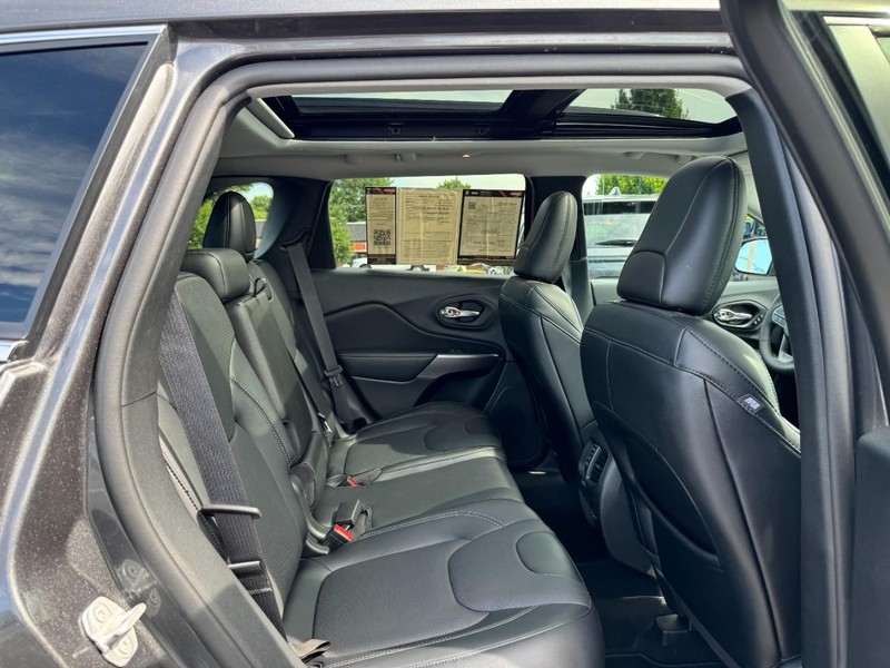 Jeep Cherokee Vehicle Image 19