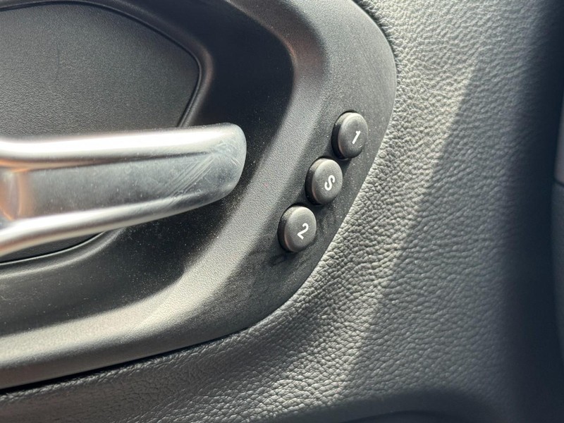Jeep Cherokee Vehicle Image 26