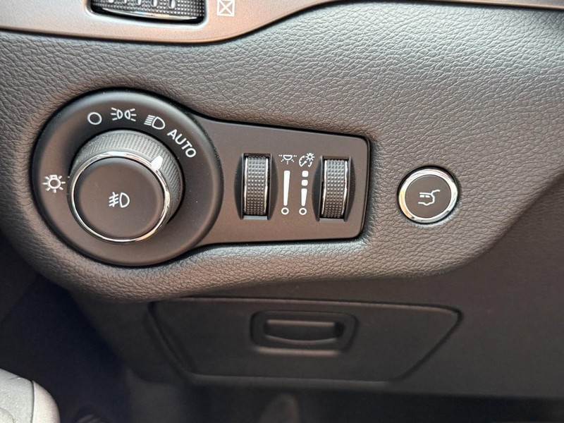 Jeep Cherokee Vehicle Image 27