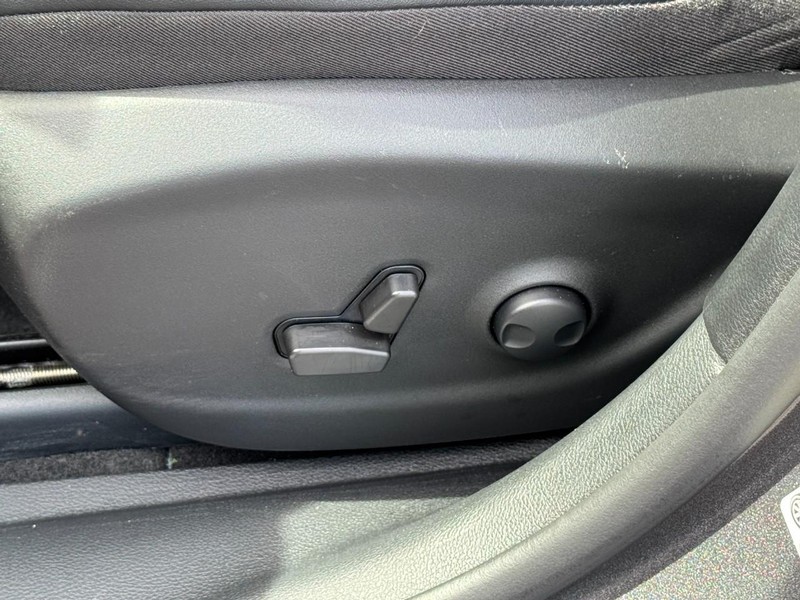 Jeep Cherokee Vehicle Image 37