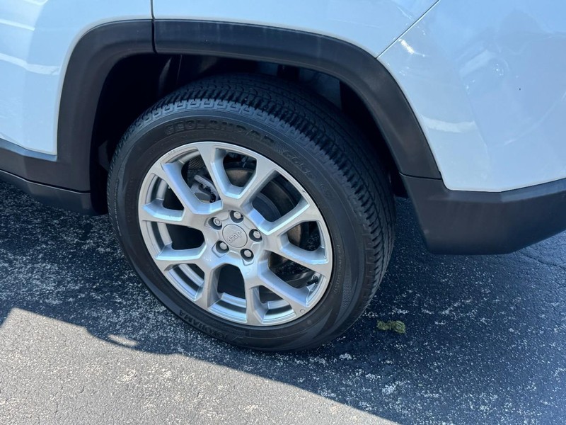 Jeep Compass Vehicle Image 08