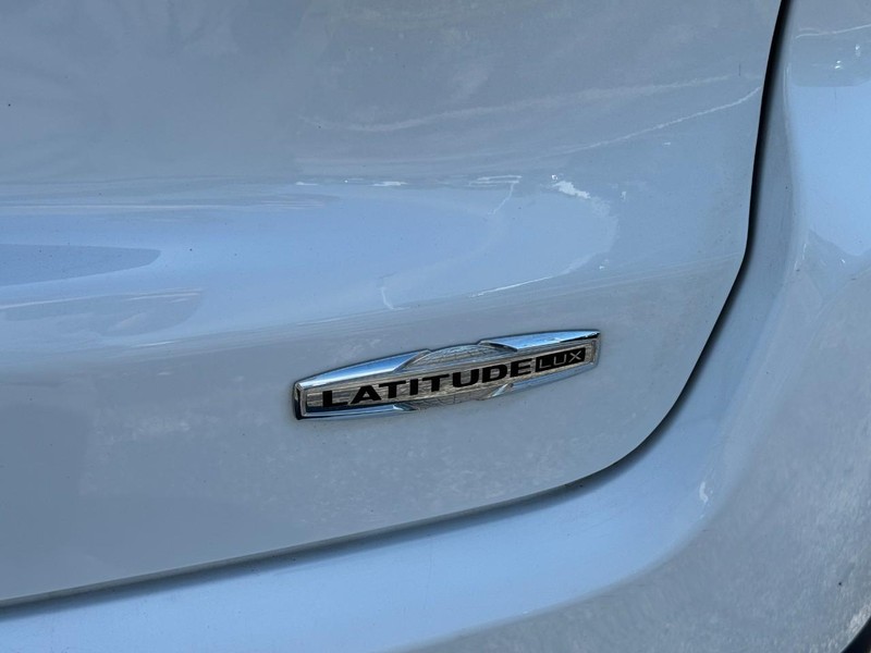 Jeep Compass Vehicle Image 13