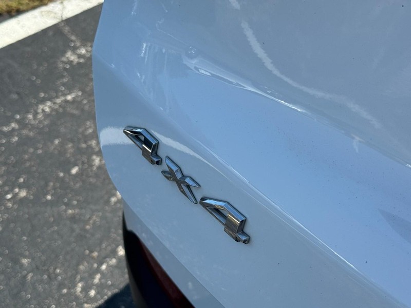 Jeep Compass Vehicle Image 14