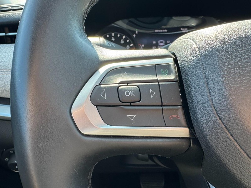 Jeep Compass Vehicle Image 23