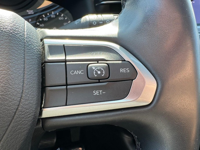 Jeep Compass Vehicle Image 24