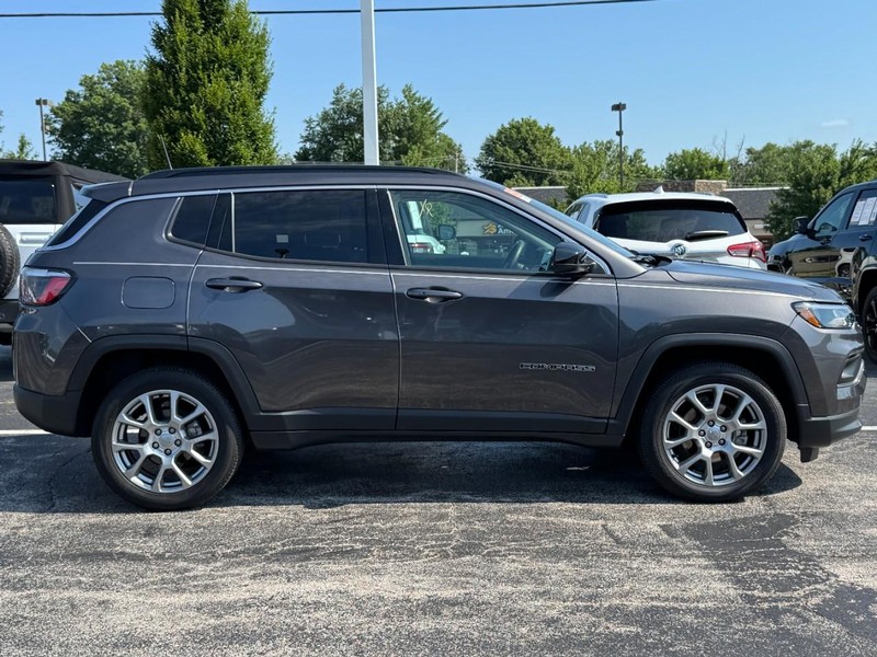 Jeep Compass Vehicle Image 03