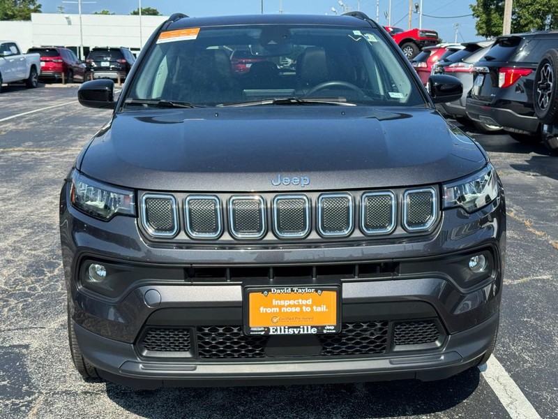 Jeep Compass Vehicle Image 11