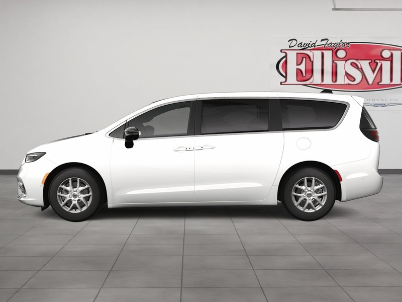 Chrysler Pacifica Vehicle Image 03