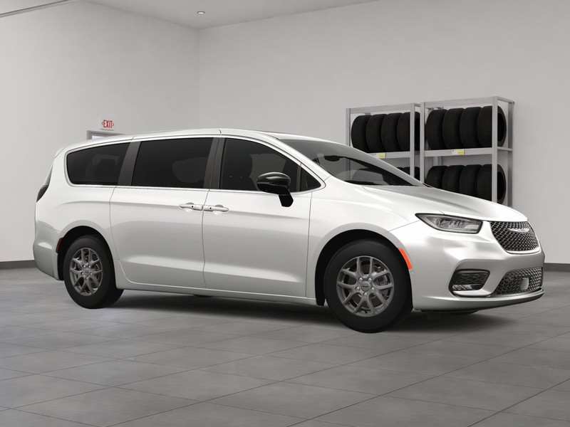 Chrysler Pacifica Vehicle Image 09
