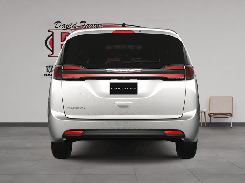Chrysler Pacifica Vehicle Image 13
