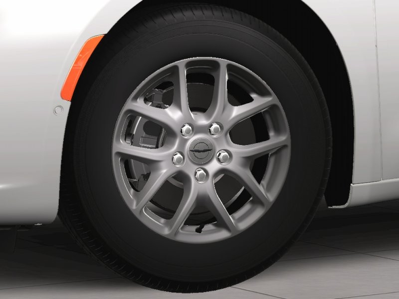 Chrysler Pacifica Vehicle Image 14