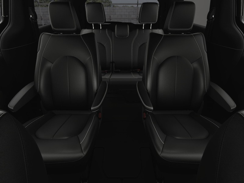 Chrysler Pacifica Vehicle Image 22