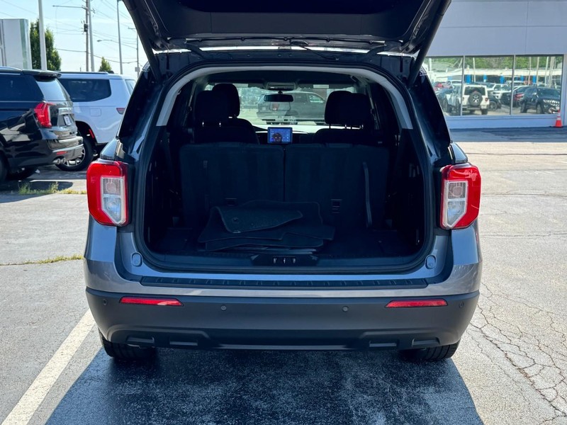 Ford Explorer Vehicle Image 13