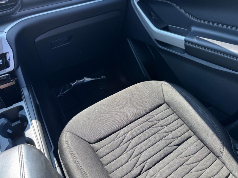 Ford Explorer Vehicle Image 20