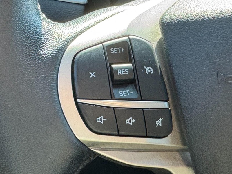 Ford Explorer Vehicle Image 22