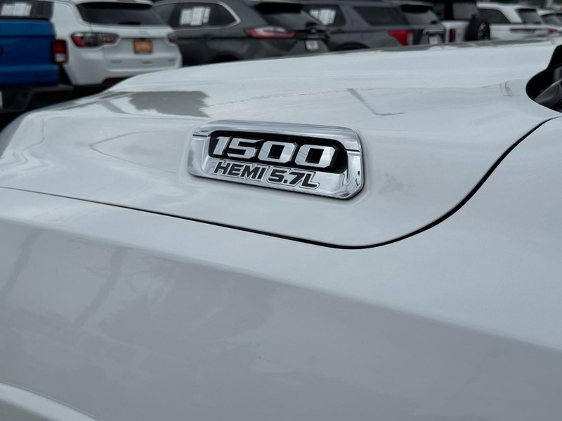 Ram 1500 Vehicle Image 12