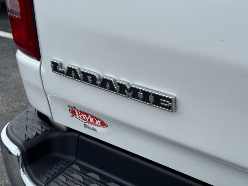 Ram 1500 Vehicle Image 16
