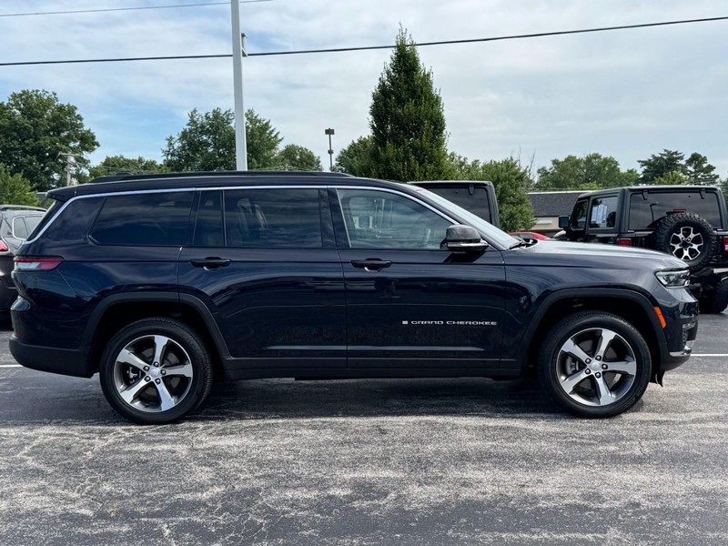 Jeep Grand Cherokee L Vehicle Image 03