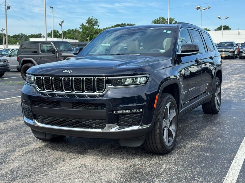 Jeep Grand Cherokee L Vehicle Image 09