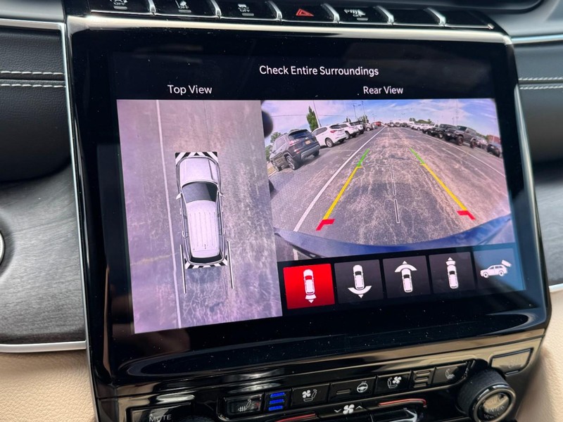 Jeep Grand Cherokee L Vehicle Image 32