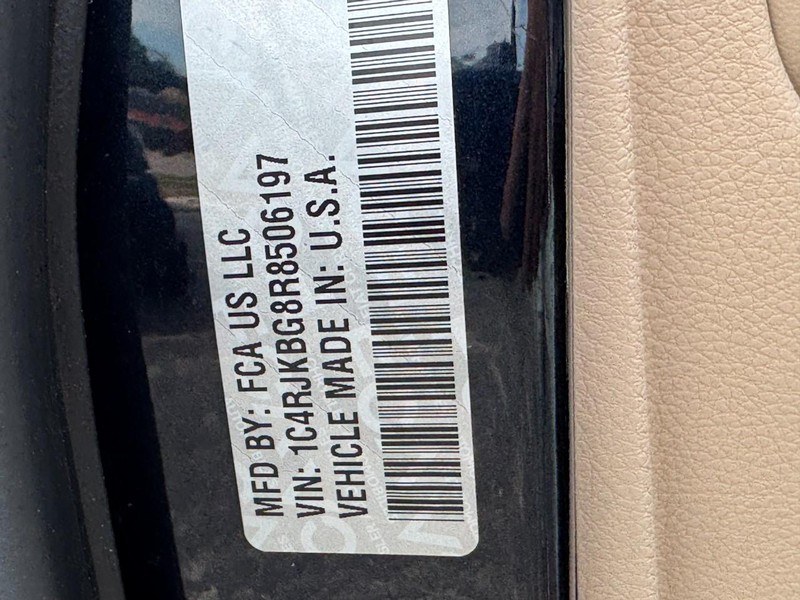 Jeep Grand Cherokee L Vehicle Image 36