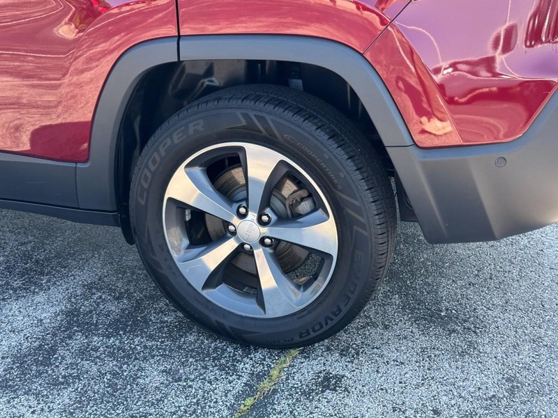 Jeep Cherokee Vehicle Image 07