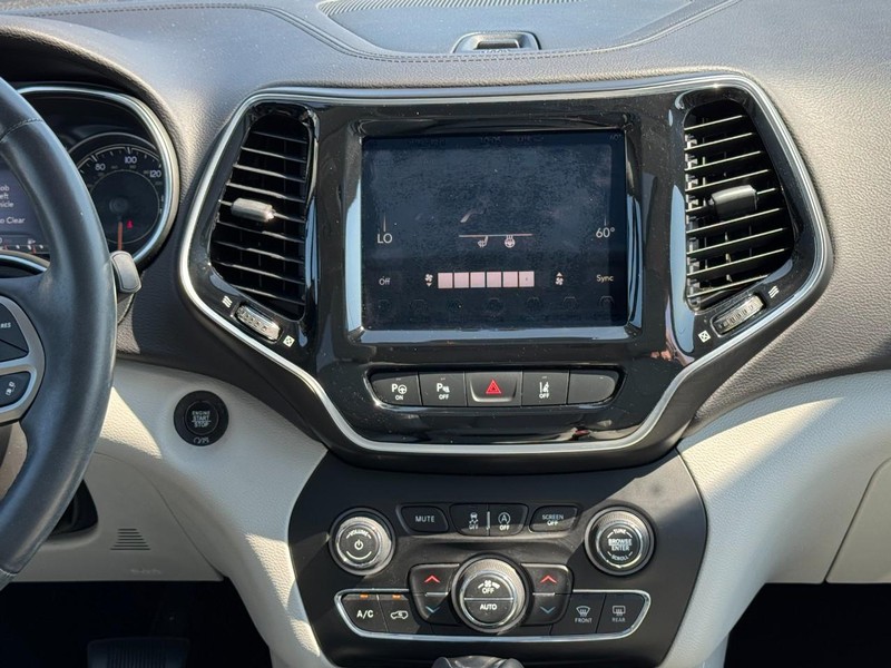 Jeep Cherokee Vehicle Image 21