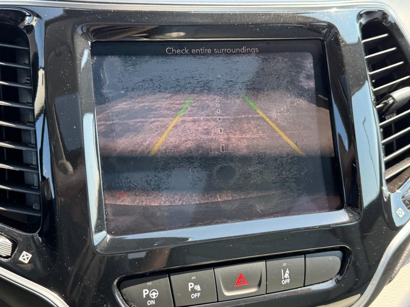 Jeep Cherokee Vehicle Image 31