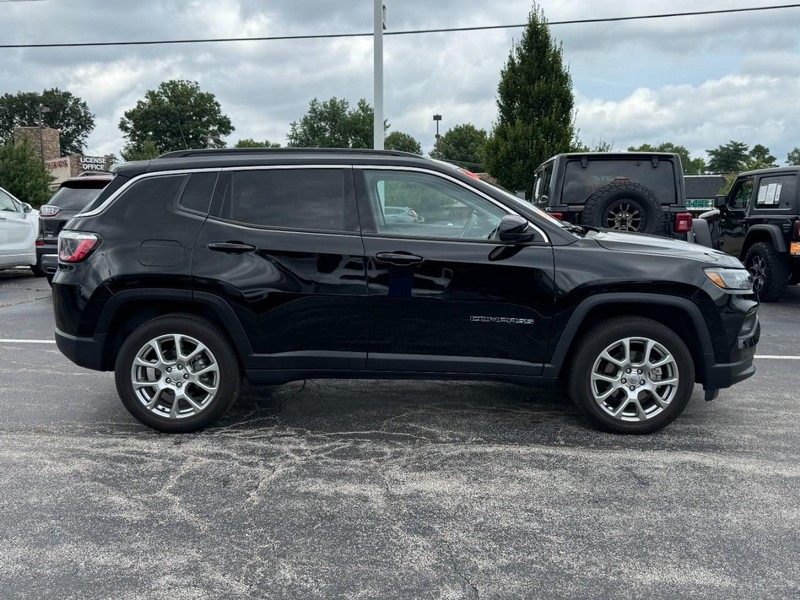 Jeep Compass Vehicle Image 03