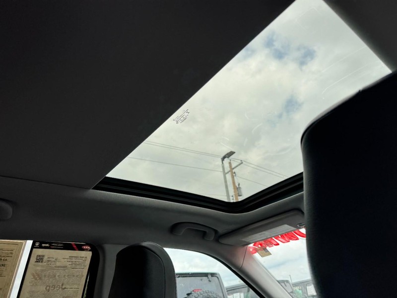Jeep Compass Vehicle Image 19