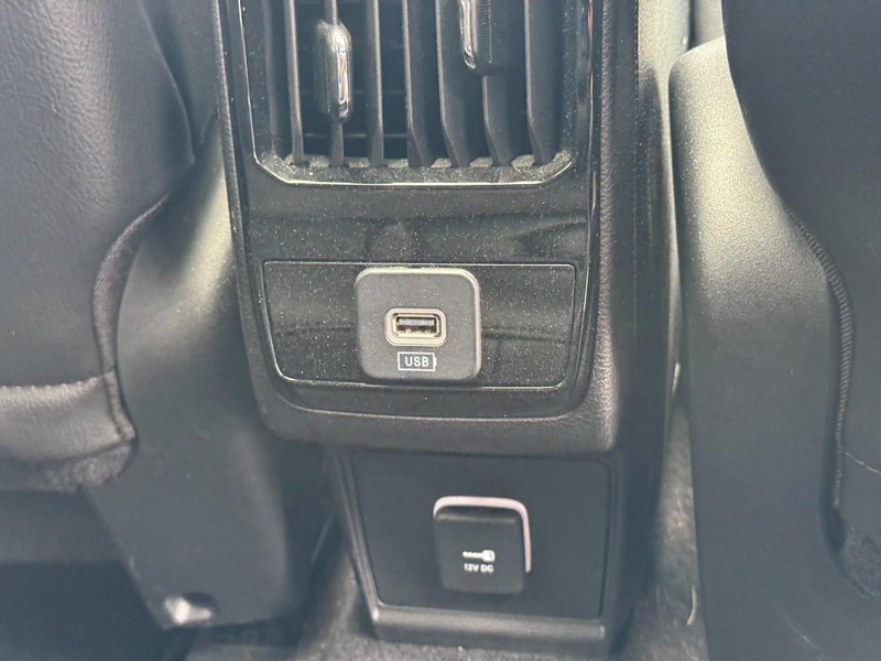 Jeep Compass Vehicle Image 20