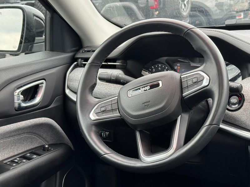 Jeep Compass Vehicle Image 22