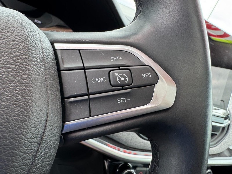 Jeep Compass Vehicle Image 29