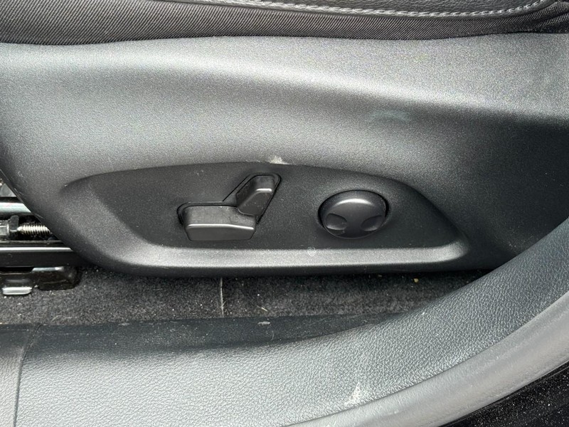 Jeep Compass Vehicle Image 37