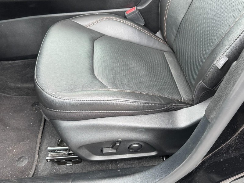 Jeep Compass Vehicle Image 38