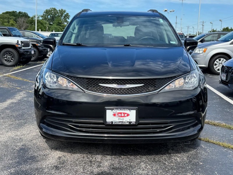 Chrysler Voyager Vehicle Image 10