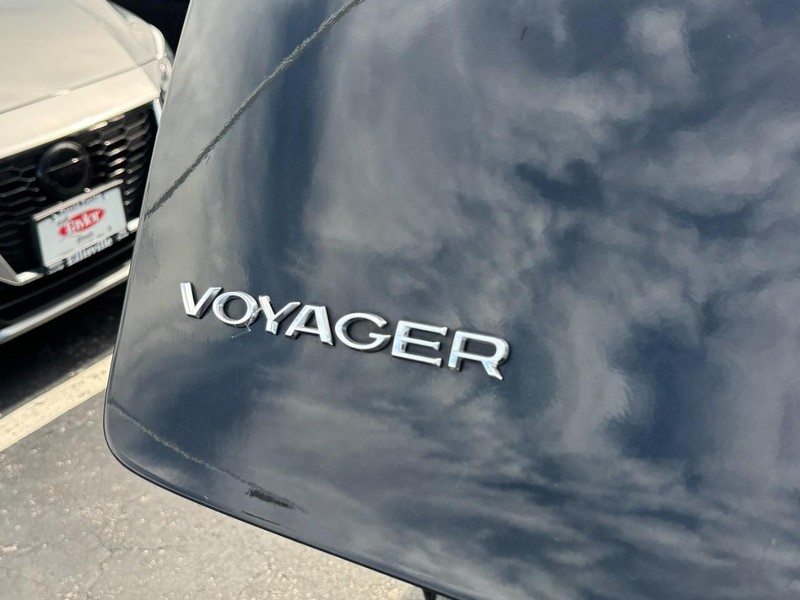 Chrysler Voyager Vehicle Image 12