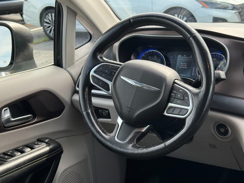 Chrysler Voyager Vehicle Image 18