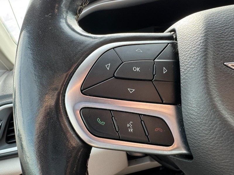 Chrysler Voyager Vehicle Image 22