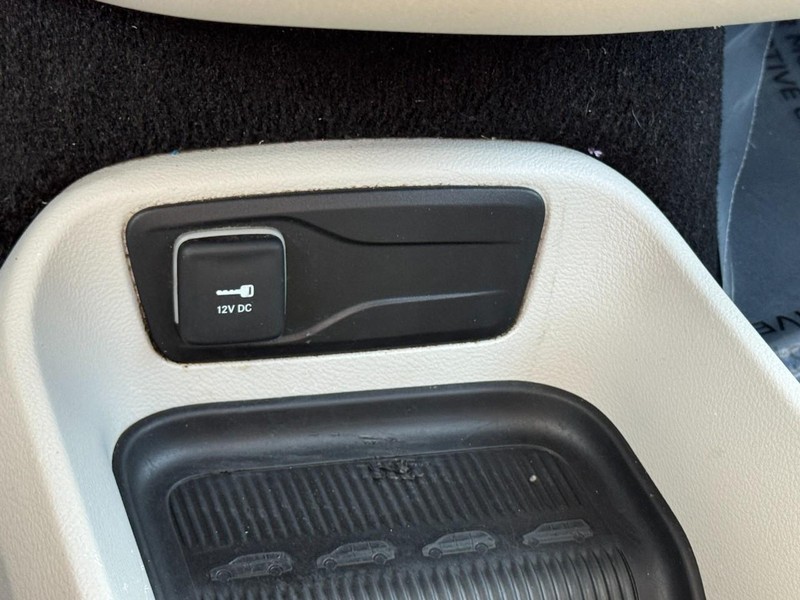 Chrysler Voyager Vehicle Image 26