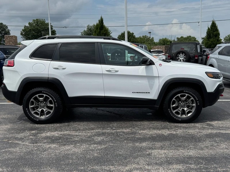 Jeep Cherokee Vehicle Image 03