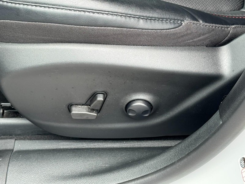 Jeep Cherokee Vehicle Image 36