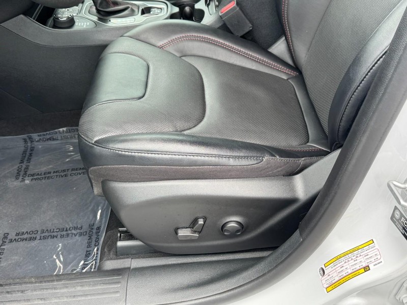 Jeep Cherokee Vehicle Image 37