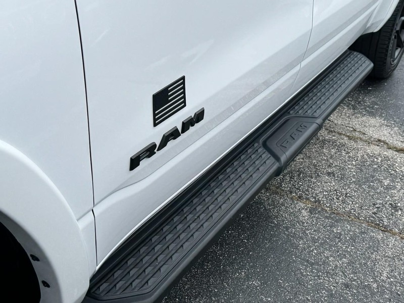 Ram 1500 Vehicle Image 13