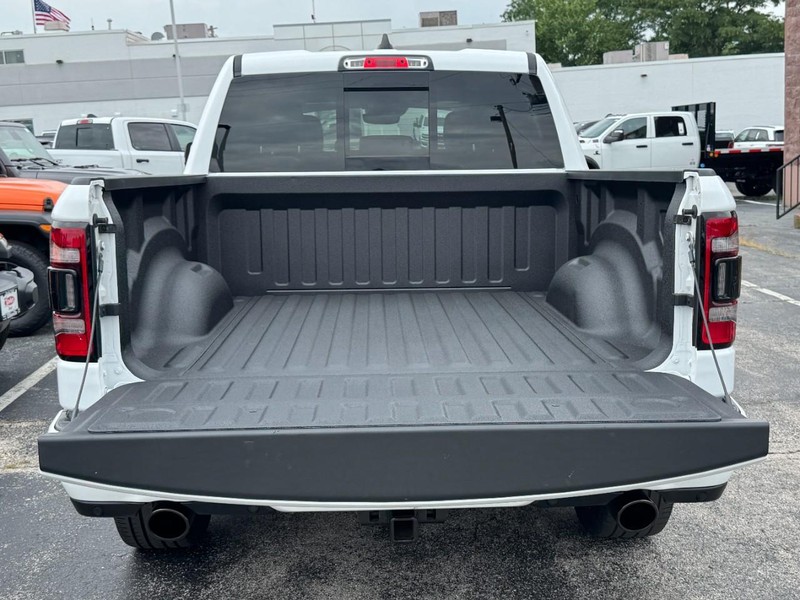 Ram 1500 Vehicle Image 16