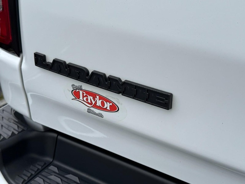 Ram 1500 Vehicle Image 17
